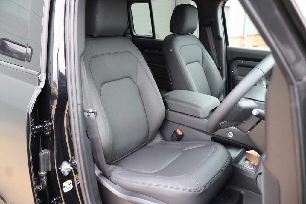 Land Rover Defender 110 2026 HARD TOP D250 X-DYNAMIC  PPF WORLD TOUR REAR SEATS HUGE SPEND  20