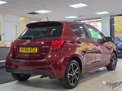 Toyota Yaris 1.5 VVT-h Design E-CVT Euro 6 5dr 38