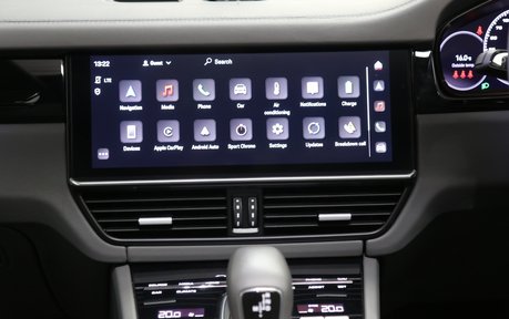 Porsche Cayenne V6 e-Hybrid - Pan Roof, Air Suspension, Head Up Display 18
