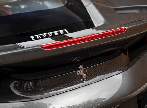 Ferrari 488 Pista 30