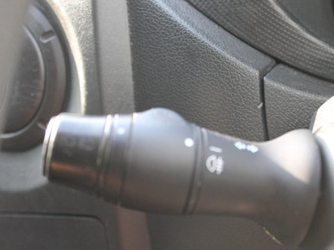 Renault Master 2.3 dCi 35 Business FWD MWB Medium Roof Euro 6 5dr 36