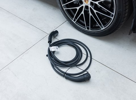 Porsche Macan GTS Electric 47