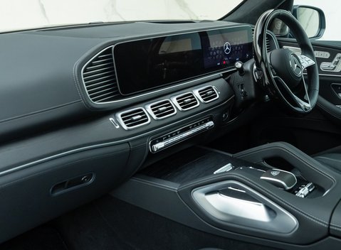 Mercedes-Benz GLS 600 Maybach 22