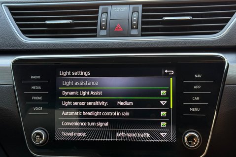 Skoda Superb SE L TSI DSG - FULL SKODA SERVICE HISTORY 49
