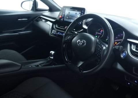 Toyota C-HR 1.8 VVT-h GPF Icon SUV 5dr Petrol Hybrid CVT Euro 6 (s/s) (122 ps) 39