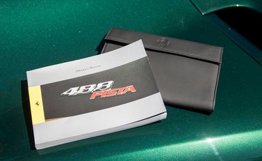 Ferrari 488 Pista 41