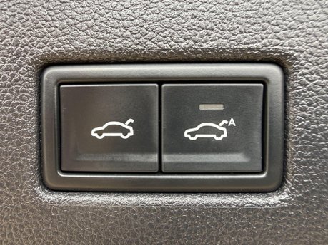 Volkswagen Tiguan 2.0 TDI R-Line DSG Euro 6 (s/s) 5dr 28