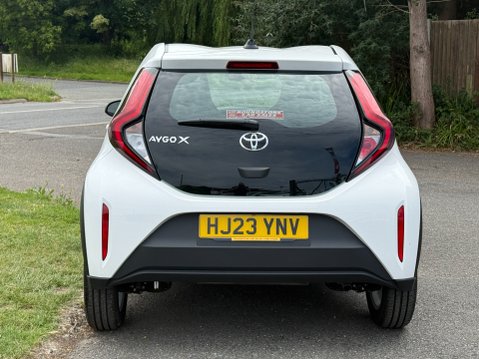 Toyota Aygo X VVT-I PURE 933 MILES 5