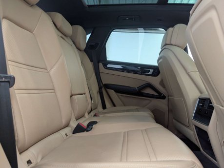 Porsche Cayenne 3.0 Cayenne V6 Auto 4WD 5dr 52