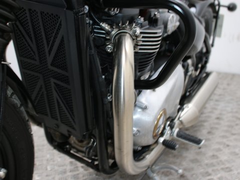 Triumph Bobber BONNEVILLE BOBBER 18