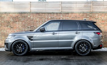 Land Rover Range Rover Sport SVR 2