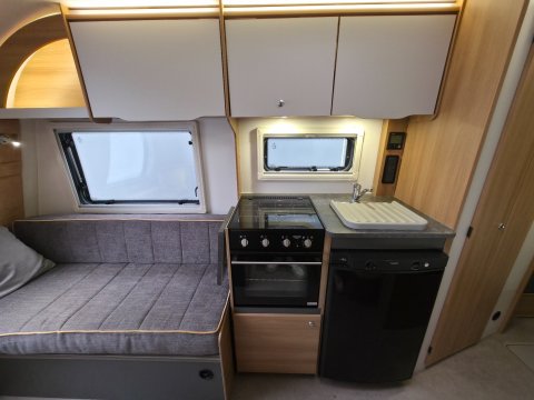 Bailey Discovery D4-4 18