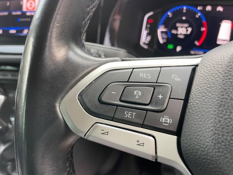 Volkswagen Caravelle 2.0 TDI Executive MPV 5dr Diesel DSG Euro 6 (s/s) (150 ps) 31