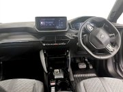 Peugeot e-2008 50kWh Allure SUV 5dr Electric Auto (7kW Charger) (136 ps) DAB Radio - Parki 19