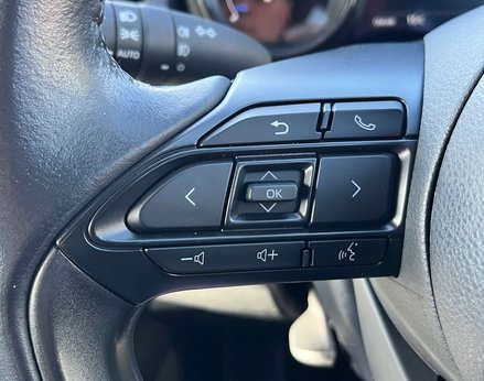 Toyota Yaris 1.5 Yaris Dynamic HEV CVT 5dr 54