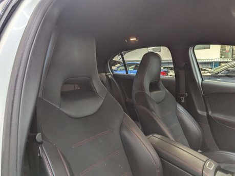 Mercedes-Benz A Class 1.3 A 200 AMG Line Exeutive Auto 5dr 51