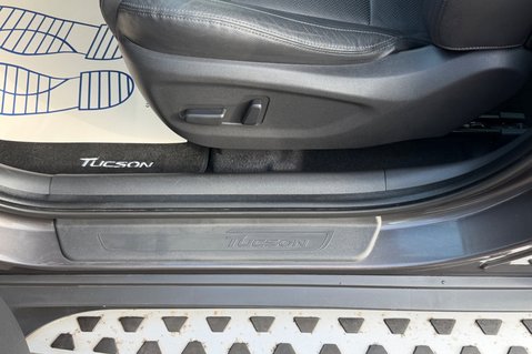 Hyundai TUCSON CRDI PREMIUM SE - 2 OWNERS - 10 HYUNDAI SERVICES  27