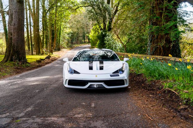 Ferrari 458 Speciale FULL FSH. CARBON FIBRE INT/EXT. CARBON ENGINE BAY. LIFT. CRUISE CONTROL. 1