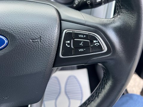 Ford Focus 1.0T EcoBoost Titanium Euro 6 (s/s) 5dr 22