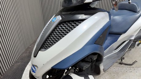 Piaggio MP3 YOURBAN LT 300 RIDE ON A CAR LICENCE TRIKE BIKE PROJECT 13