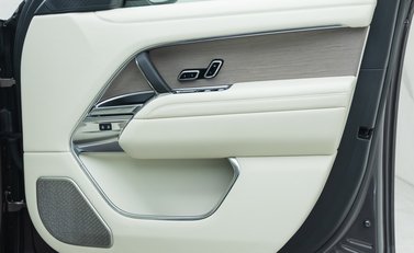 Land Rover Range Rover P530 FIRST EDITION 31