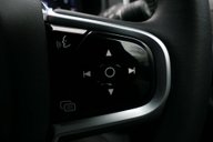 Volvo XC90 2.0 XC90 R-Design B5 MHEV AWD Auto 4WD 5dr 37