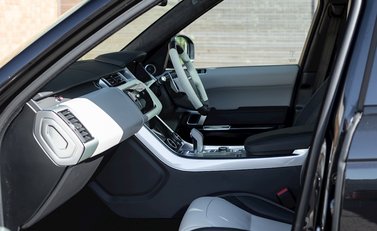 Land Rover Range Rover Sport 5.0 SVR 16
