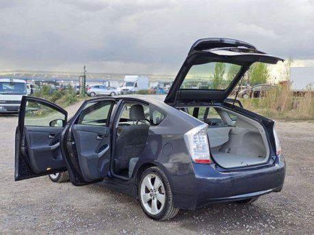 Toyota Prius 1.8 VVT-h T Spirit Hatchback 5dr Petrol Hybrid CVT Euro 5 (s/s) (136 ps) 9