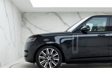 Land Rover Range Rover P510e First Edition 25