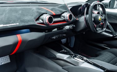 Ferrari 812 Competizione 21