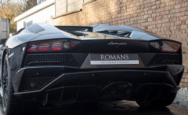 Lamborghini Aventador S LP740-4 Roadster 27