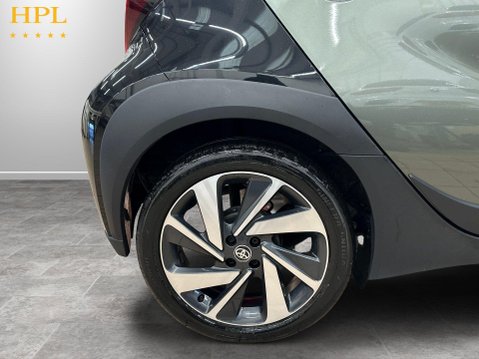 Toyota Aygo X 1.0 VVT-i Edge Hatchback 5dr Petrol Manual Euro 6 (s/s) (72 ps) Alloys - Bl 10