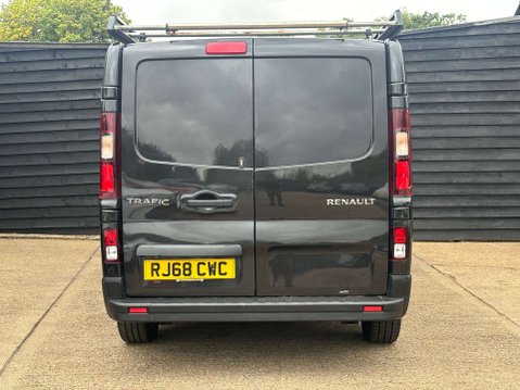 Renault Trafic 1.6 Trafic LL29 Sport Nav dCi 11