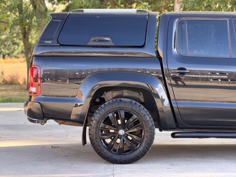 Volkswagen Amarok 3.0 Amarok Aventura Black Edition V6 TDI 4Motion Auto 4WD 23