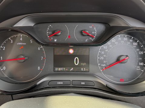 Vauxhall Crossland 1.2 SRi Nav 5dr 21