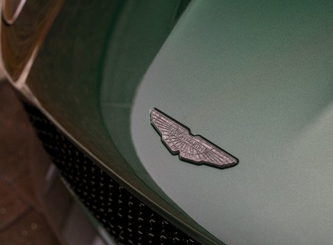 Aston Martin DBS Superleggera 22