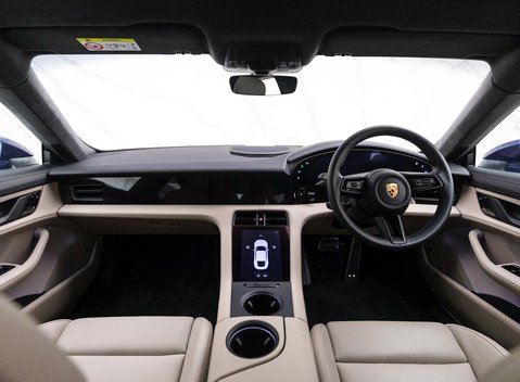 Porsche Taycan TURBO 16