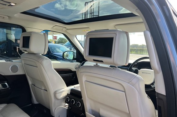Land Rover Discovery 3.0 SD6 HSE LUXURY AUTO PAN ROOFS 17