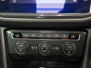 Volkswagen Tiguan 2.0 TSI SEL SUV 5dr Petrol DSG 4Motion Euro 6 (s/s) (180 ps) 39