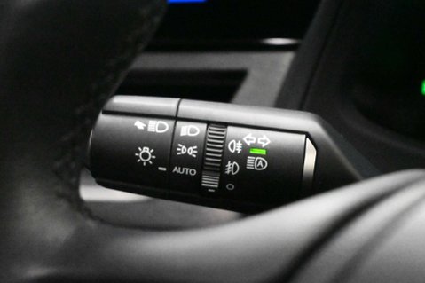 Lexus Ux 2.0 UX 250h Takumi 4x2 CVT 5dr 28