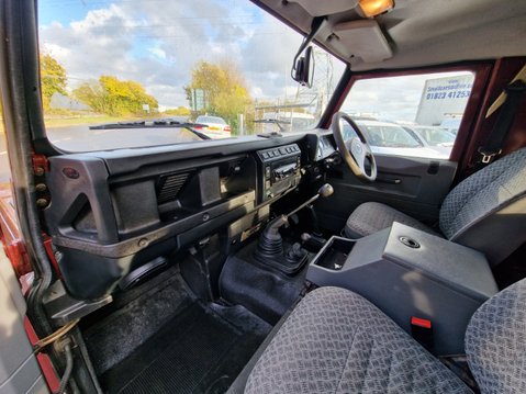 Land Rover Defender 90 2.5 TD5 County Hard Top 7