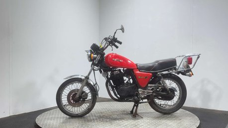 Suzuki GN 1983 1 OWNER PROJECT BIKE SPARES OR REPAIR CLASSIC 400CC 4