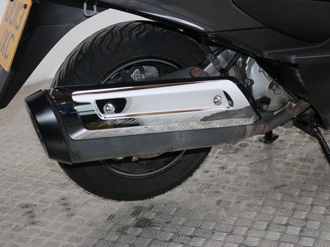 Suzuki Burgman 400 AN 400 L2 28