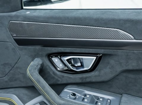 Lamborghini Urus Performante 31