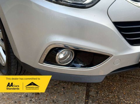 Hyundai ix35 2.0 ix35 Premium 4WD CRDi 134 4WD 5dr 13