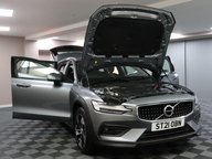 Volvo V60 B4 CROSS COUNTRY AWD MHEV 15