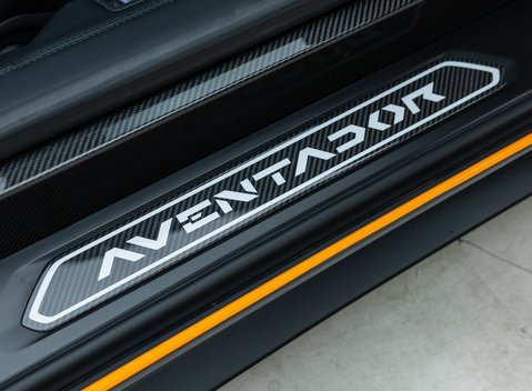 Lamborghini Aventador S LP 740-4 ROADSTER 25