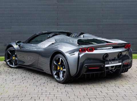 Ferrari SF90 SPIDER 4