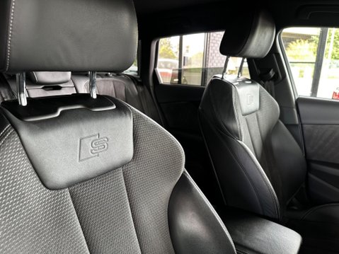 Audi A4 2.0 TDI 35 Black Edition S Tronic Euro 6 (s/s) 5dr 31