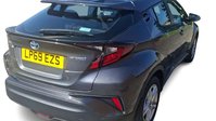 Toyota C-HR 1.8 VVT-h Icon SUV 5dr Petrol Hybrid CVT Euro 6 (s/s) (122 ps) 3